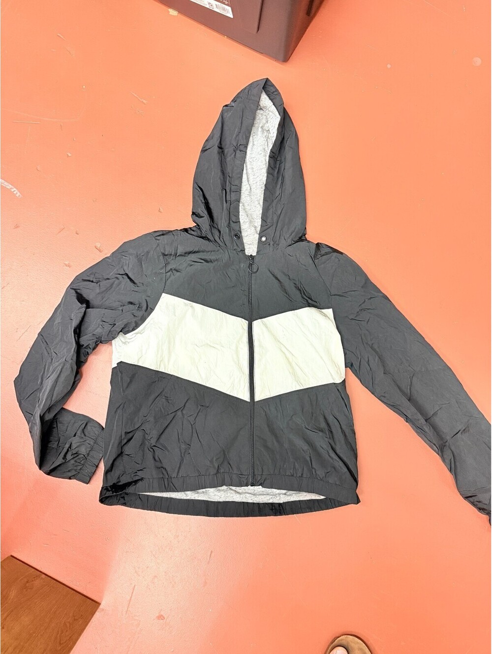 Abercrombie & Fitch Mens Medium Black White Chevron Colorblock Windbreaker Jacke